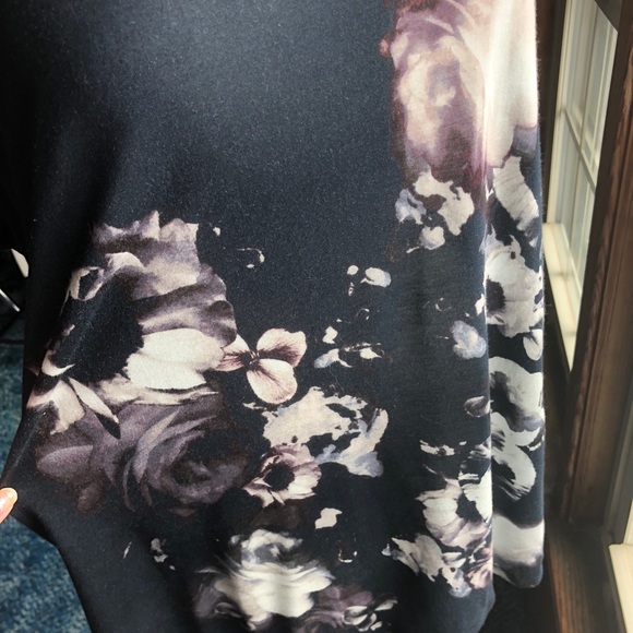 Vera Wang Soft Watercolor Tank! - Picture 6 of 8